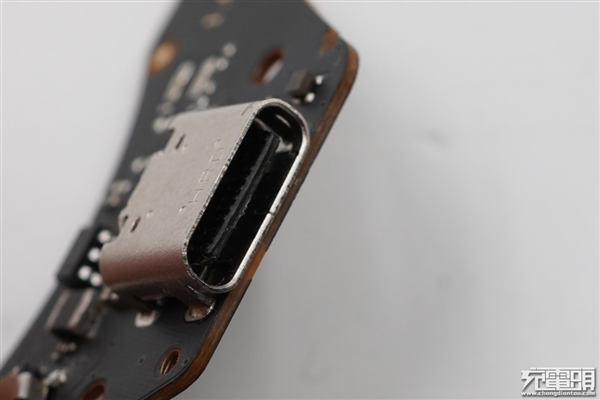 小米10定制版冰封散熱背夾BR11拆解:1分鐘降溫至15度的秘密在此