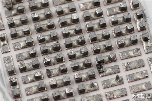 小米10定制版冰封散熱背夾BR11拆解:1分鐘降溫至15度的秘密在此