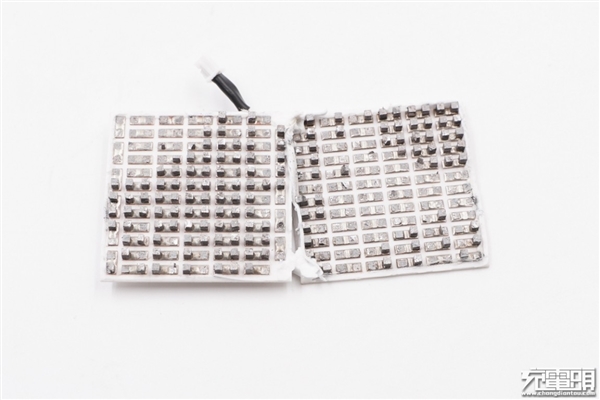 小米10定制版冰封散熱背夾BR11拆解:1分鐘降溫至15度的秘密在此