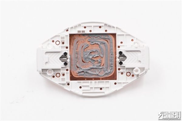 小米10定制版冰封散熱背夾BR11拆解:1分鐘降溫至15度的秘密在此