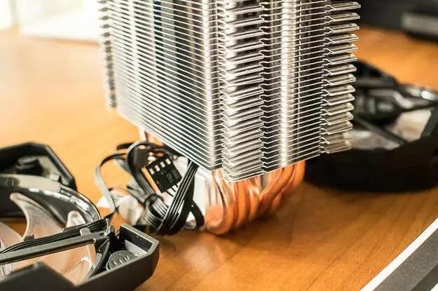 風(fēng)冷還需水，水冷也要風(fēng)，電腦散熱哪種適合你