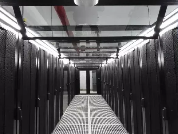 服務(wù)器機(jī)柜的尺寸你了解多少？“U”是在弱電中代表什么意思