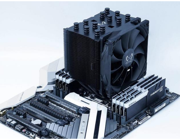 炫黑涂裝！鐮刀發(fā)布新款CPU散熱器