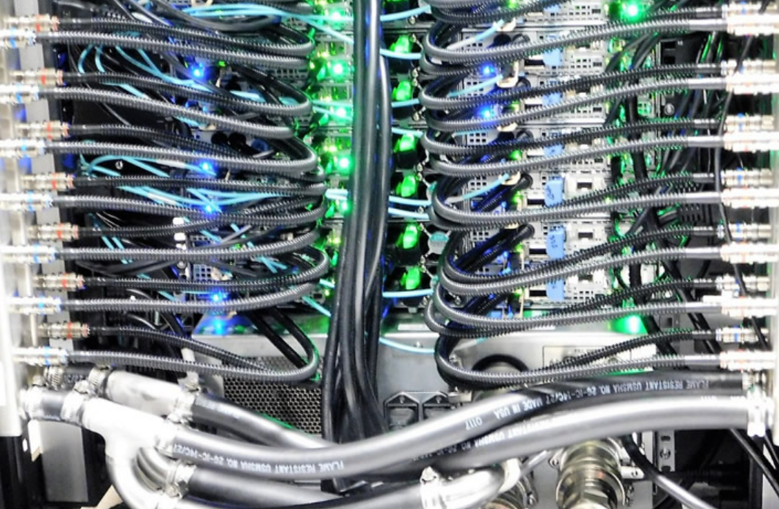 為數(shù)據(jù)中心“降溫”，液冷技術(shù)助力綠色轉(zhuǎn)型