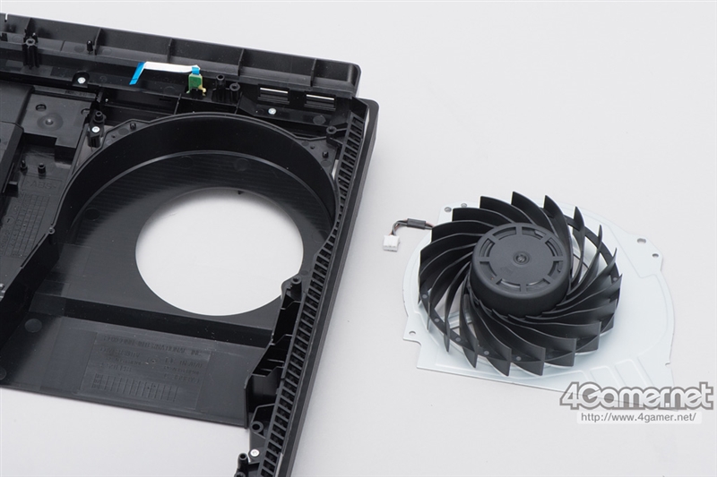 PS4 Pro主機(jī)拆解：散熱系統(tǒng)嘆為觀止