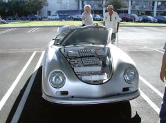 純電動(dòng)汽車電池?zé)峁芾盹L(fēng)冷與液冷